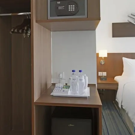 Holiday Inn Express Jakarta Pluit Citygate By Ihg-3